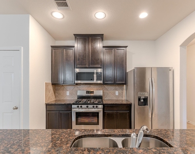 13527 Vista De Oro Street - Photo Thumbnail 12
