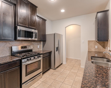 13527 Vista De Oro Street - Photo Thumbnail 13