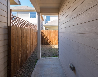 13527 Vista De Oro Street - Photo Thumbnail 25