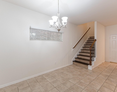 13527 Vista De Oro Street - Photo Thumbnail 17