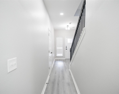 2519 Washington Street - Photo Thumbnail 3