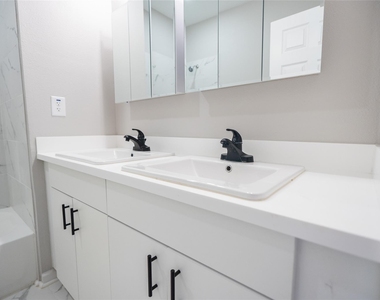 2519 Washington Street - Photo Thumbnail 24