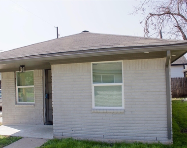 1323 E 32nd 1/2 Street - Photo Thumbnail 18