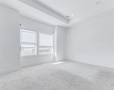 334 Eastwood Street - Photo Thumbnail 29