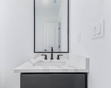 334 Eastwood Street - Photo Thumbnail 18