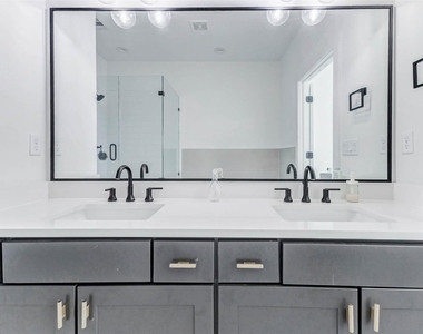 334 Eastwood Street - Photo Thumbnail 27