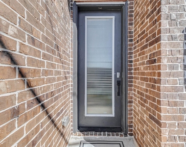 334 Eastwood Street - Photo Thumbnail 5