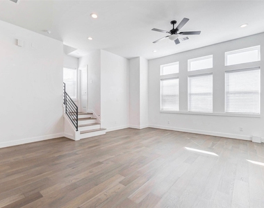 334 Eastwood Street - Photo Thumbnail 12