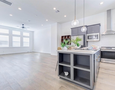 334 Eastwood Street - Photo Thumbnail 15