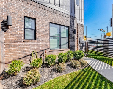 334 Eastwood Street - Photo Thumbnail 36