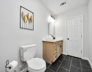 2811 Winbern Street - Photo Thumbnail 27