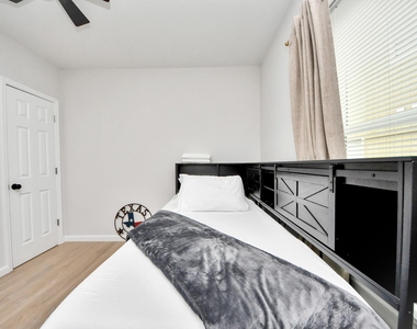 2811 Winbern Street - Photo Thumbnail 23