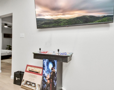 2811 Winbern Street - Photo Thumbnail 13