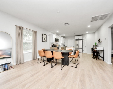2811 Winbern Street - Photo Thumbnail 8
