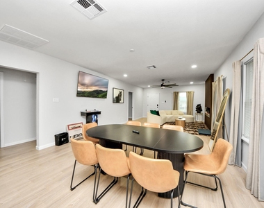 2811 Winbern Street - Photo Thumbnail 2