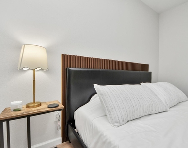 2811 Winbern Street - Photo Thumbnail 33