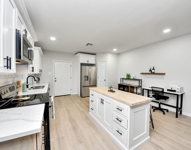 2811 Winbern Street - Photo Thumbnail 14