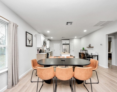 2811 Winbern Street - Photo Thumbnail 9