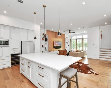 2303 Yupon Street - Photo Thumbnail 20