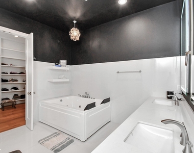 2303 Yupon Street - Photo Thumbnail 34