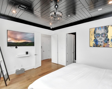 2303 Yupon Street - Photo Thumbnail 31
