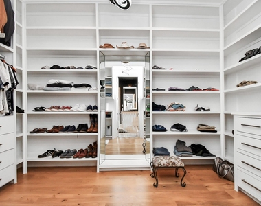2303 Yupon Street - Photo Thumbnail 36