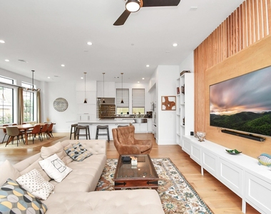 2303 Yupon Street - Photo Thumbnail 16