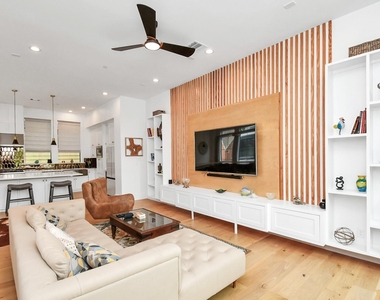 2303 Yupon Street - Photo Thumbnail 15