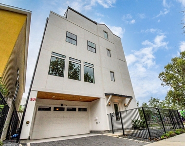2303 Yupon Street - Photo Thumbnail 1
