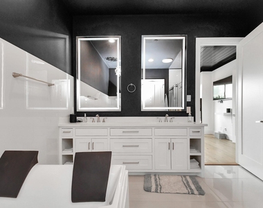 2303 Yupon Street - Photo Thumbnail 32