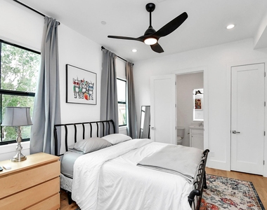 2303 Yupon Street - Photo Thumbnail 38