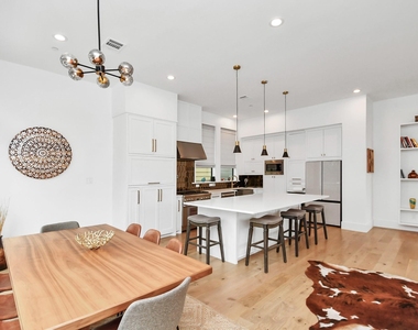 2303 Yupon Street - Photo Thumbnail 27