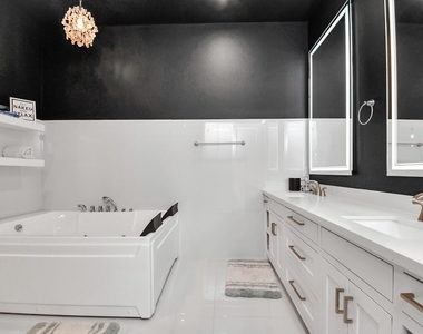 2303 Yupon Street - Photo Thumbnail 35
