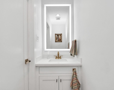 2303 Yupon Street - Photo Thumbnail 28
