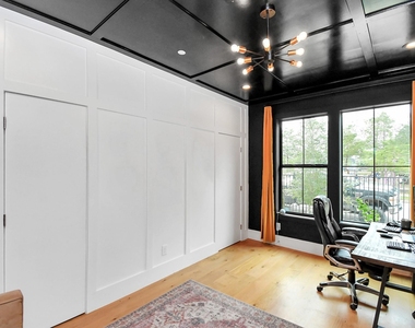 2303 Yupon Street - Photo Thumbnail 9