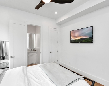 2303 Yupon Street - Photo Thumbnail 39