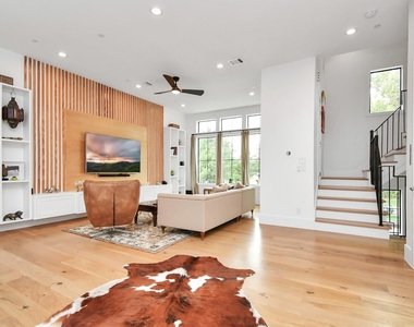 2303 Yupon Street - Photo Thumbnail 13
