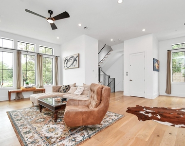 2303 Yupon Street - Photo Thumbnail 14