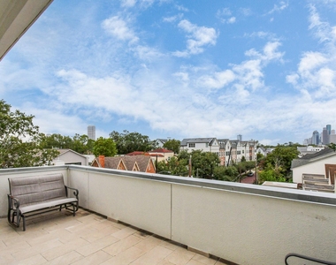 2303 Yupon Street - Photo Thumbnail 5