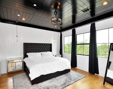 2303 Yupon Street - Photo Thumbnail 29