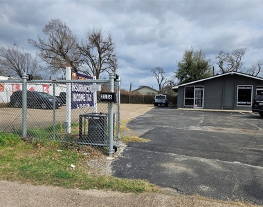 2116 Lockwood Drive - Photo Thumbnail 1