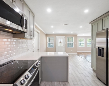 2222 Peppermill Road - Photo Thumbnail 12