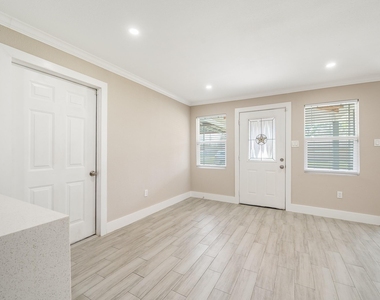 2222 Peppermill Road - Photo Thumbnail 6
