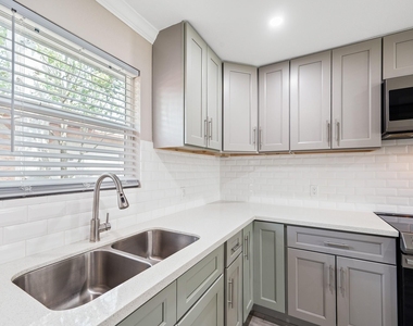 2222 Peppermill Road - Photo Thumbnail 11