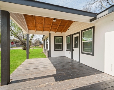 2222 Peppermill Road - Photo Thumbnail 3