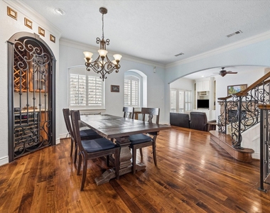 2128 Harold Street - Photo Thumbnail 1
