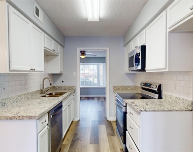 14147 Misty Meadow Lane - Photo Thumbnail 12