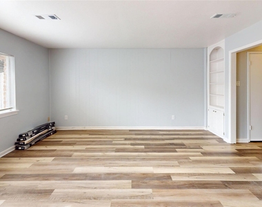 14147 Misty Meadow Lane - Photo Thumbnail 8
