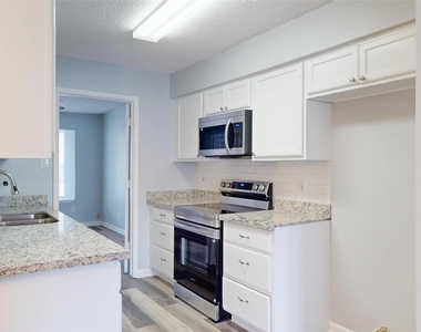 14147 Misty Meadow Lane - Photo Thumbnail 13