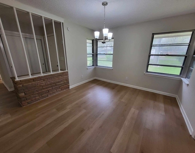 706 Maple St - Photo Thumbnail 7